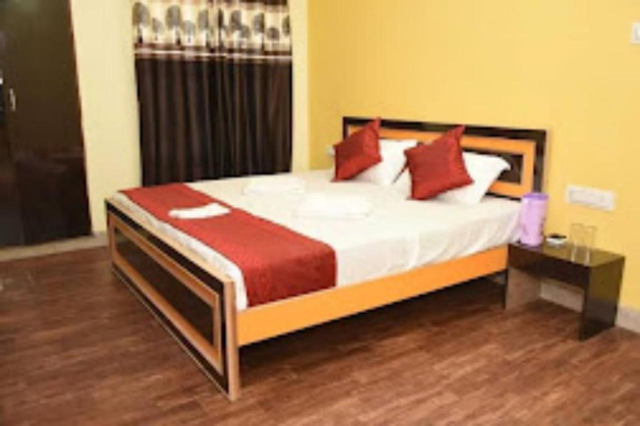 Goroomgo Varanasi Paradise Varanasi Bagian luar foto